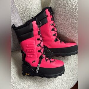 NWT UGG Shasta Gore-Tex® Waterproof Boot snowmobile
